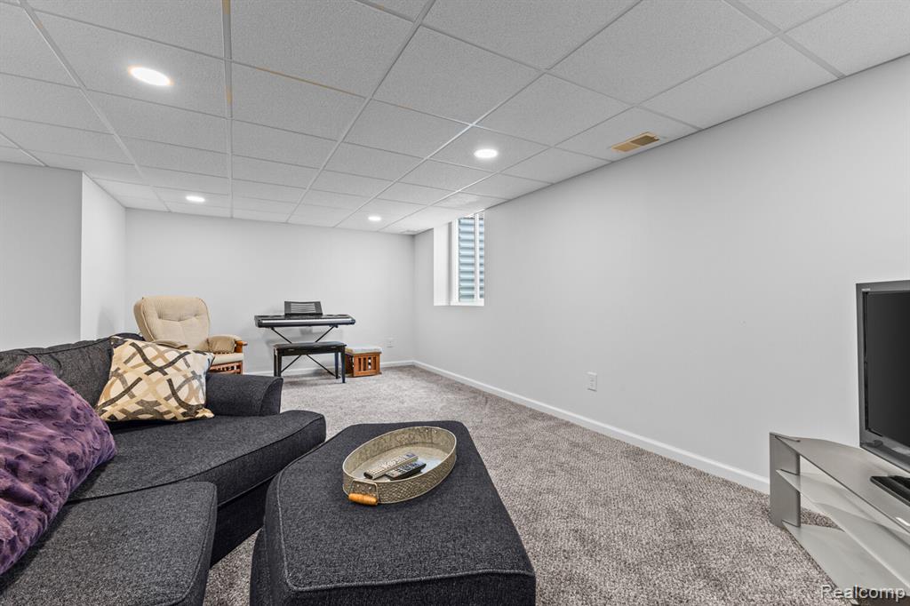 3333 Grove Lane, Auburn Hills, MI 48326 — Photo 34