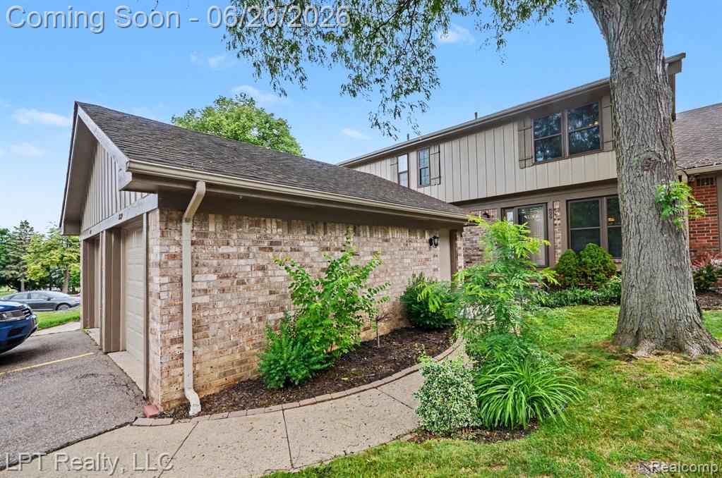 829 Langdon Court, Rochester Hills, MI 48307 — Photo 27