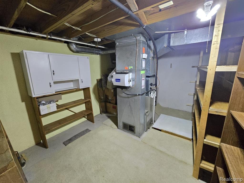 5054 CARNABY Drive, Troy, MI 48085 — Photo 19
