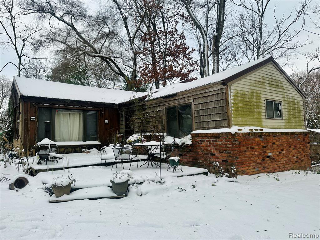 8092 Halfway Drive, Brighton, MI 48116 — Photo 2