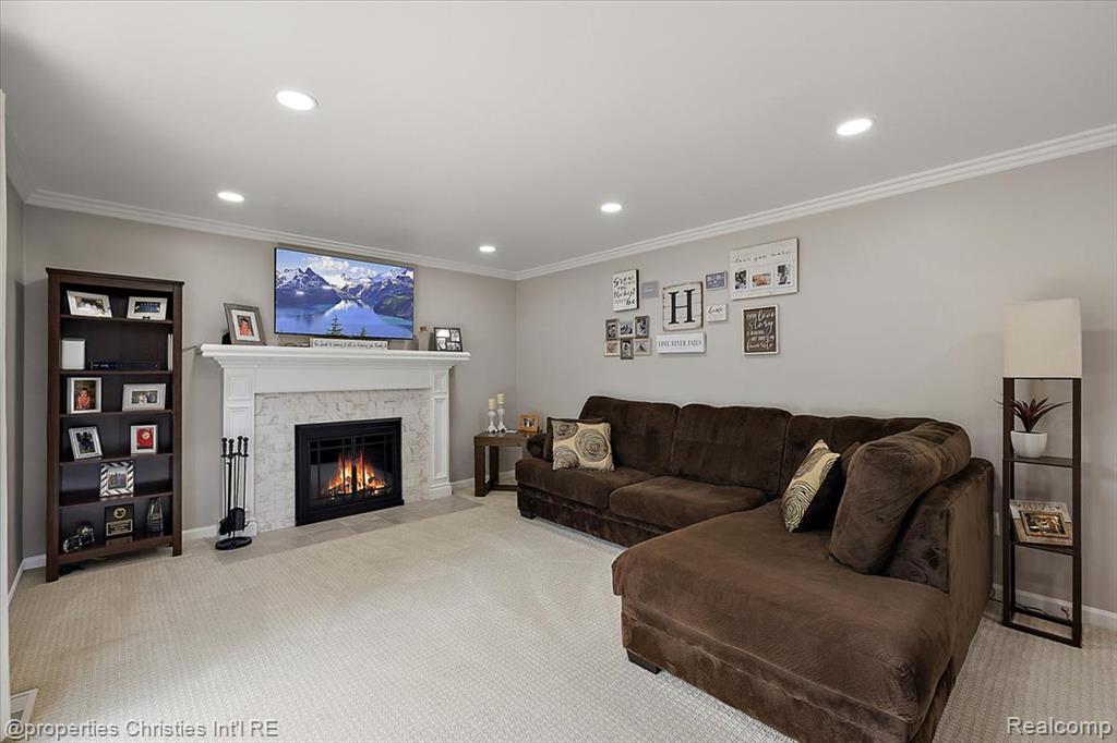 555 Worthington Road, Canton, MI 48188 — Photo 18