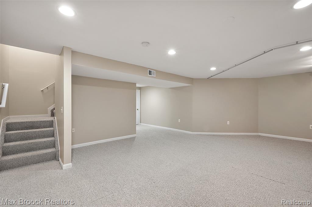 30995 Blueridge Drive, Novi, MI 48377 — Photo 25
