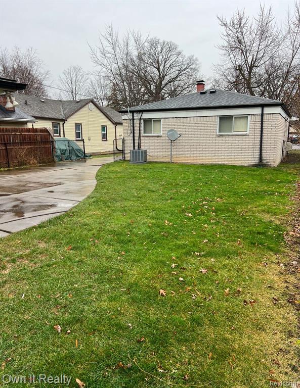 3976 WEDDELL Street, Dearborn Heights, MI 48125 — Photo 3