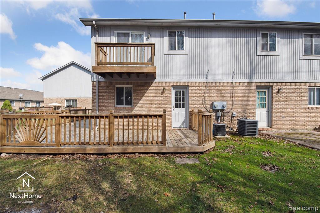 23490 READING, Trenton, MI 48183 — Photo 31