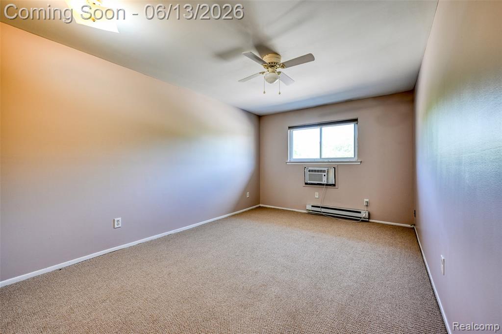 7592 Woodview Street, 4, Westland, MI — Photo 18