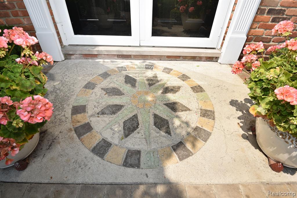 5544 WHITE HALL Circle, West Bloomfield, MI 48323 — Photo 41