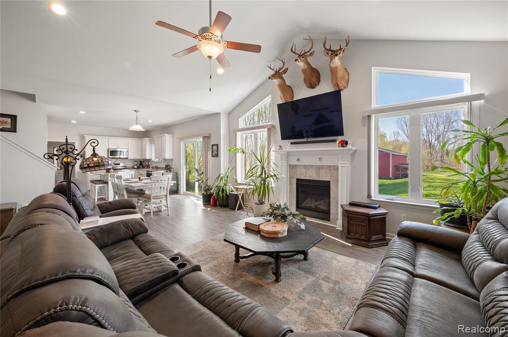 5785 Layton Road, Fowlerville, MI 48836 — Photo 9