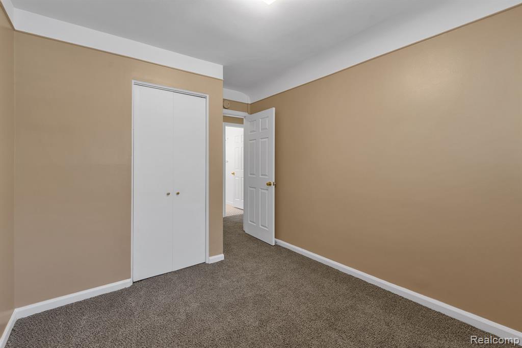 7411 N Vernon Street, Dearborn Heights, MI 48127 — Photo 20