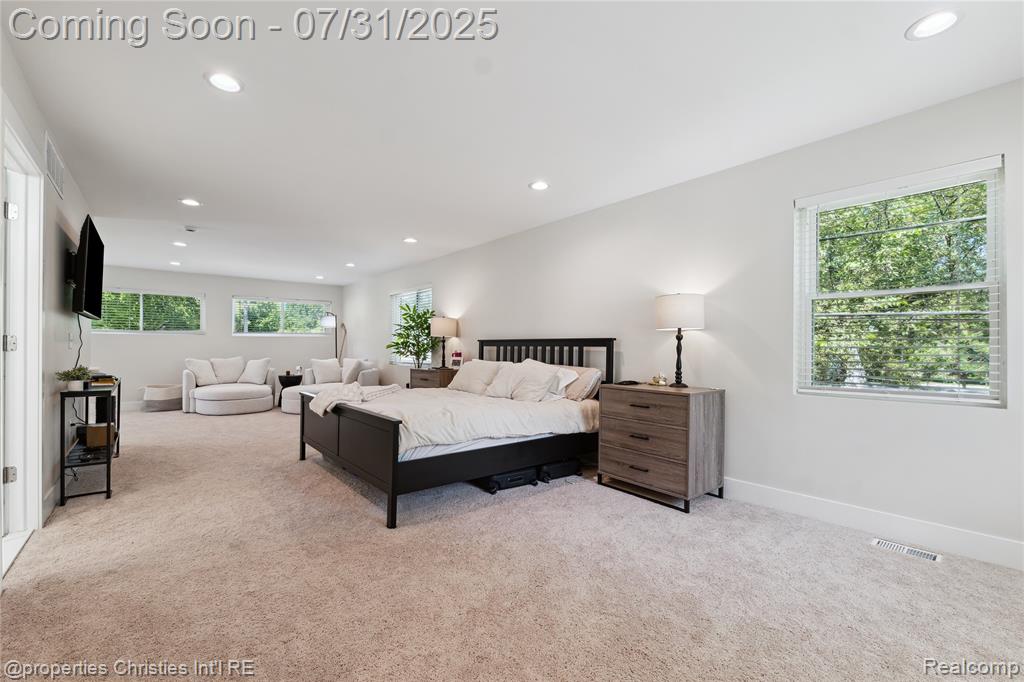 415 Helene Avenue, Royal Oak, MI 48067 — Photo 8