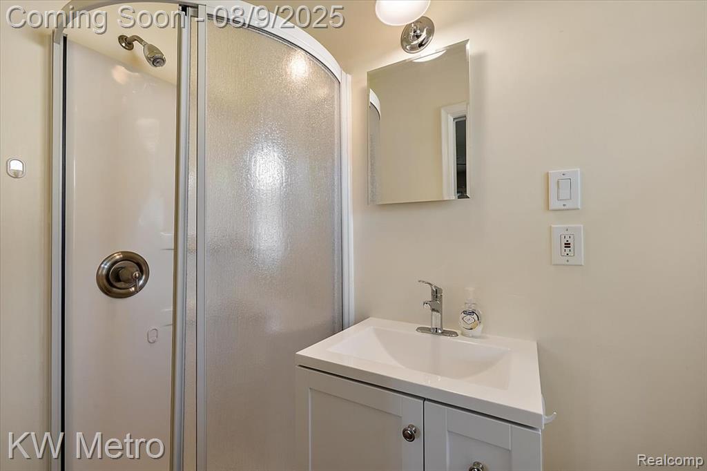 18241 Dunblaine Avenue, Beverly Hills, MI 48025 — Photo 53