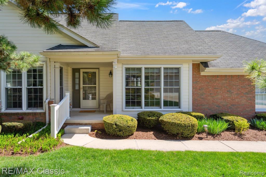 39508 VILLAGE RUN Drive, Northville, MI 48168 — Photo 4
