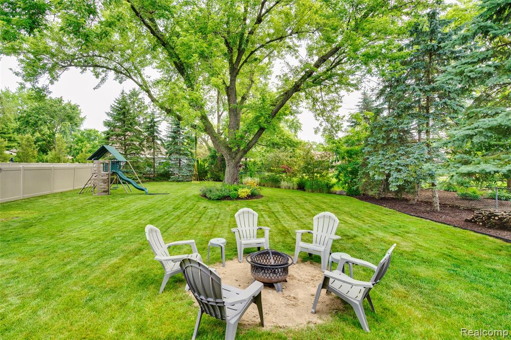 6848 Chadwick Drive, Canton, MI 48187 — Photo 36