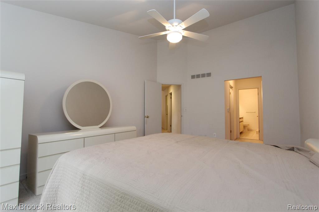 4029 Foxpointe Drive, West Bloomfield, MI 48323 — Photo 21