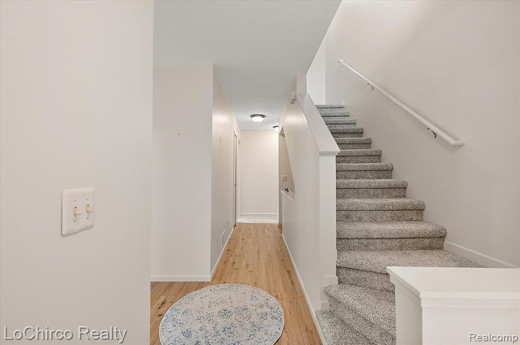 733 Hamilton Court, Rochester Hills, MI 48307 — Photo 3