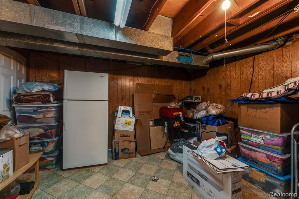 45704 Kensington St, Utica, MI 48317 — Photo 18