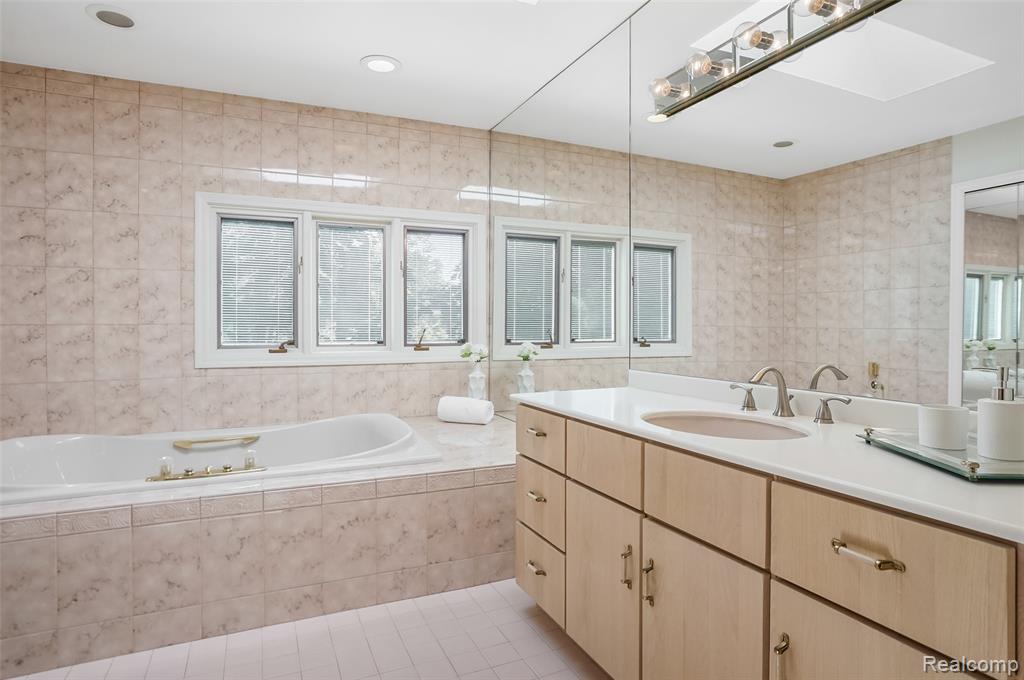 5575 Forman Drive, Bloomfield Hills, MI 48301 — Photo 35