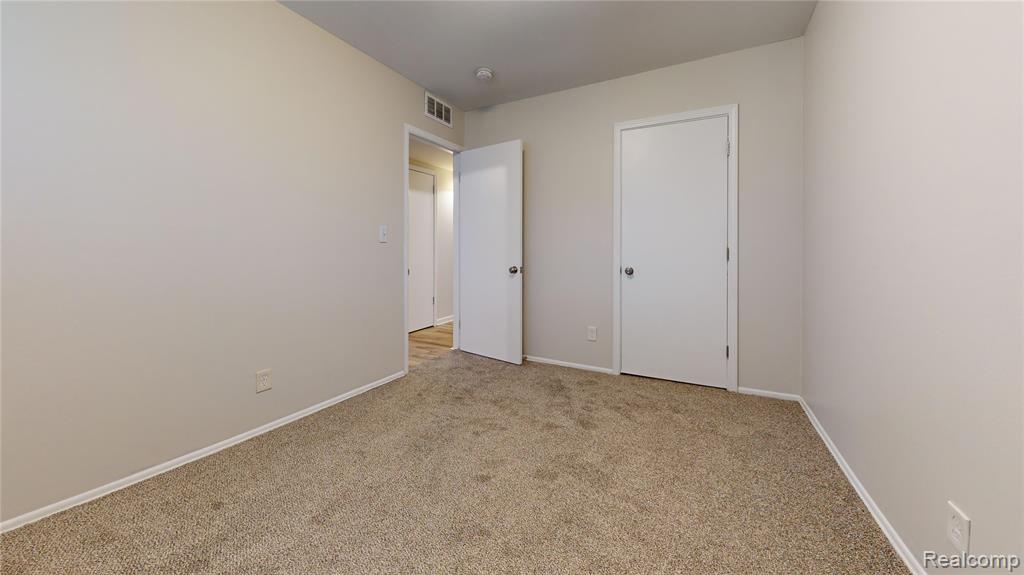 87 W Barrett Avenue, Madison Heights, MI 48071 — Photo 9
