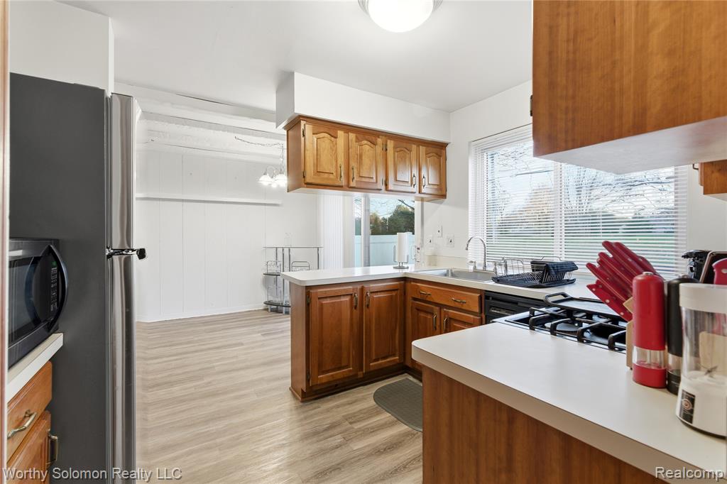 22415 Cranbrooke Drive, Novi, MI — Photo 8
