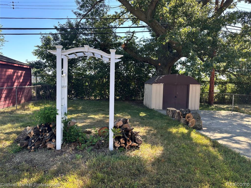 21376 Mitchelldale Avenue, Ferndale, MI 48220 — Photo 14