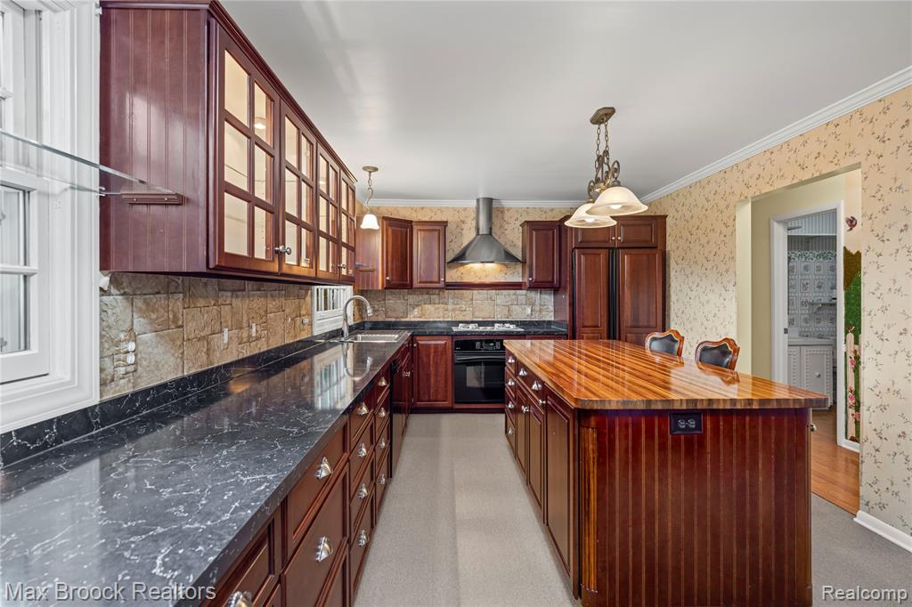 35550 Pleasant Valley Road, Farmington Hills, MI, 48331