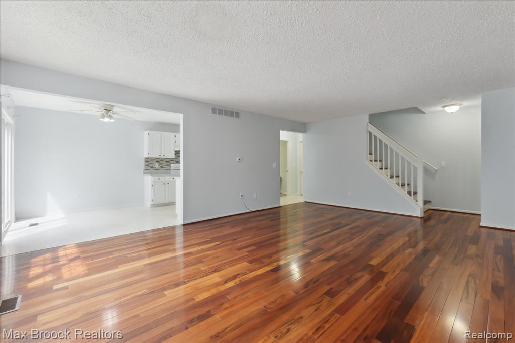1158 Bay Court, Holly, MI 48442 — Photo 3