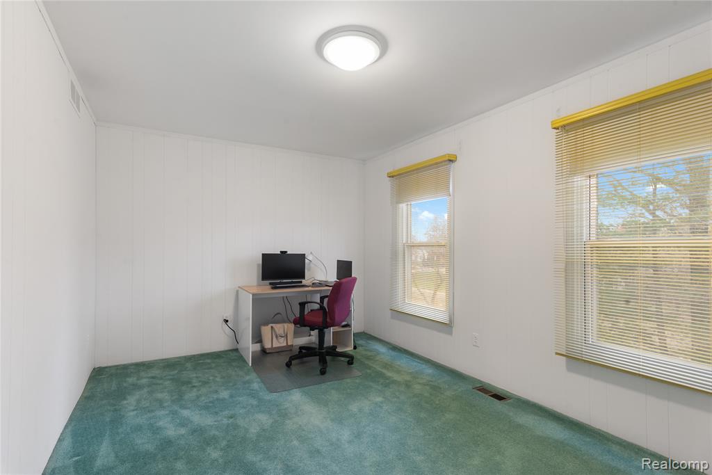 5023 Meadowbrook Drive, West Bloomfield, MI — Photo 24