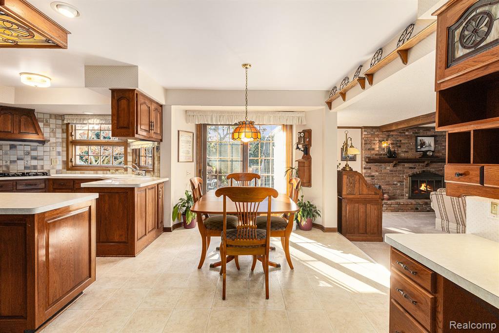 4597 Broughton Drive, Bloomfield Hills, MI 48301 — Photo 18