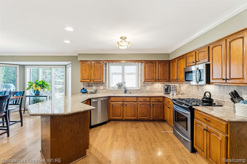 14281 Bournemuth Drive, Utica, MI 48315 — Photo 29
