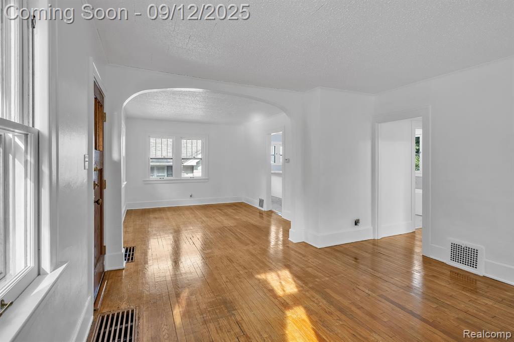 920 Belmont Avenue, Flint, MI 48503 — Photo 9