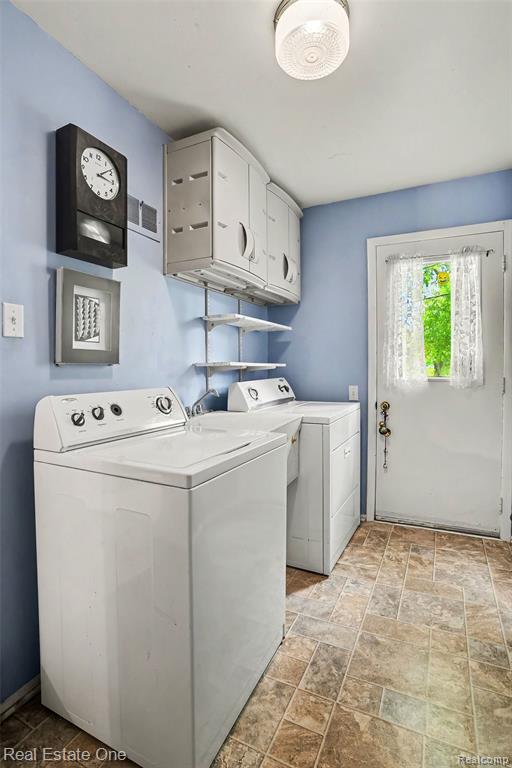 4923 Stamford Drive, West Bloomfield, MI 48323 — Photo 13