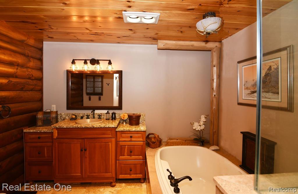 4909 ALGONQUIN Boulevard, Clarkston, MI 48348 — Photo 44