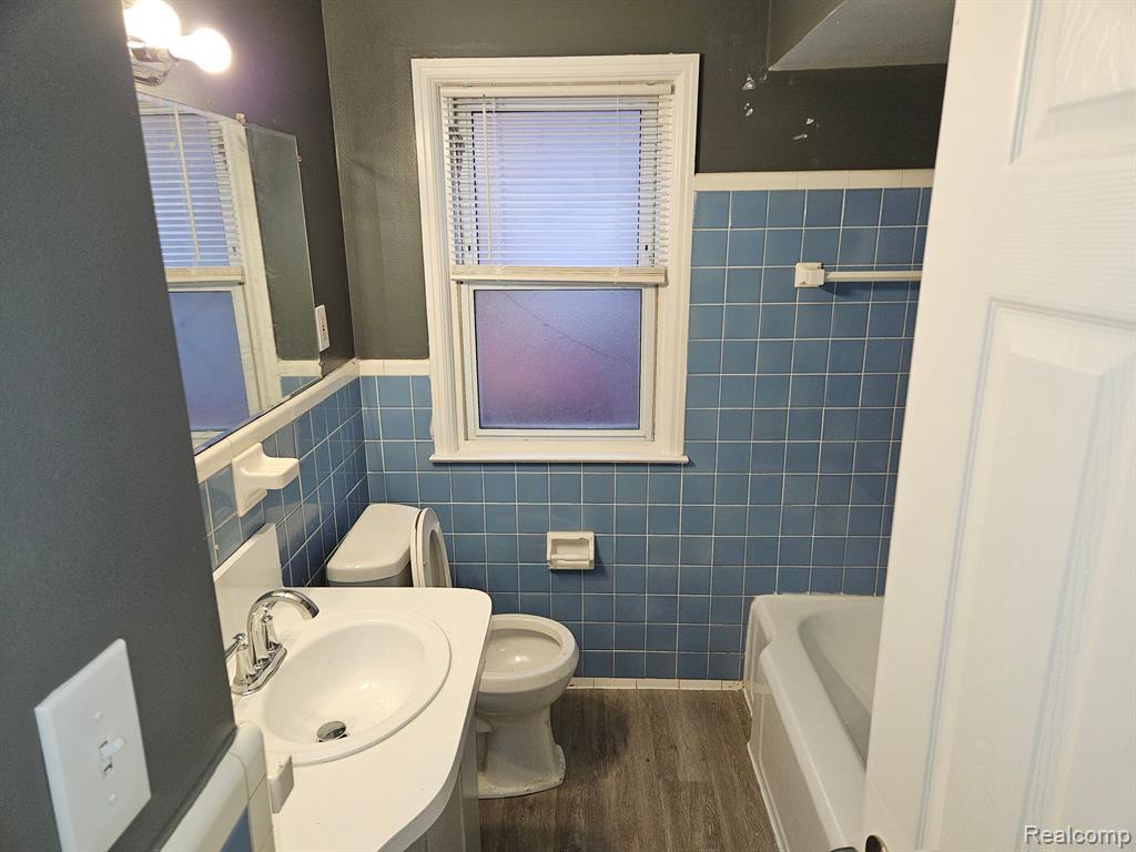 6110 FARMBROOK Street, Detroit, MI 48224 — Photo 8