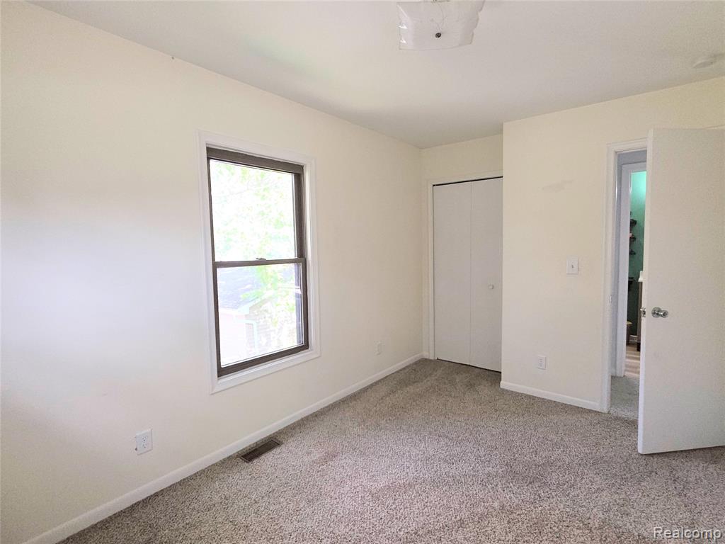 5016 N Vassar Road, Flint, MI 48506 — Photo 22