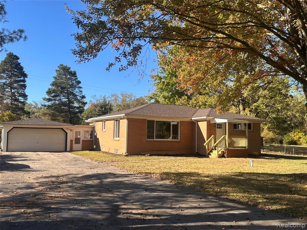 305 Angle Road, Lapeer, MI 48446 — Photo 2