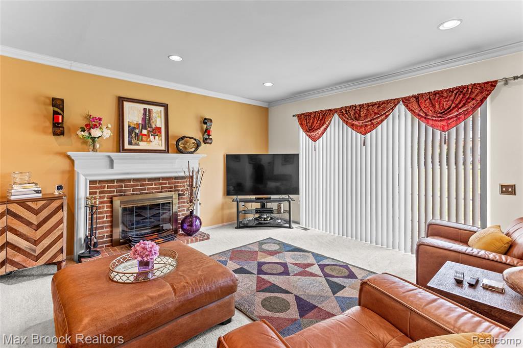 5492 Charrington Court, West Bloomfield, MI 48324 — Photo 42