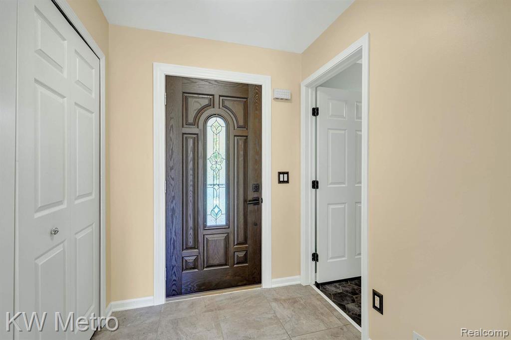 8590 BARRINGTON Drive, Ypsilanti, MI 48198 — Photo 13