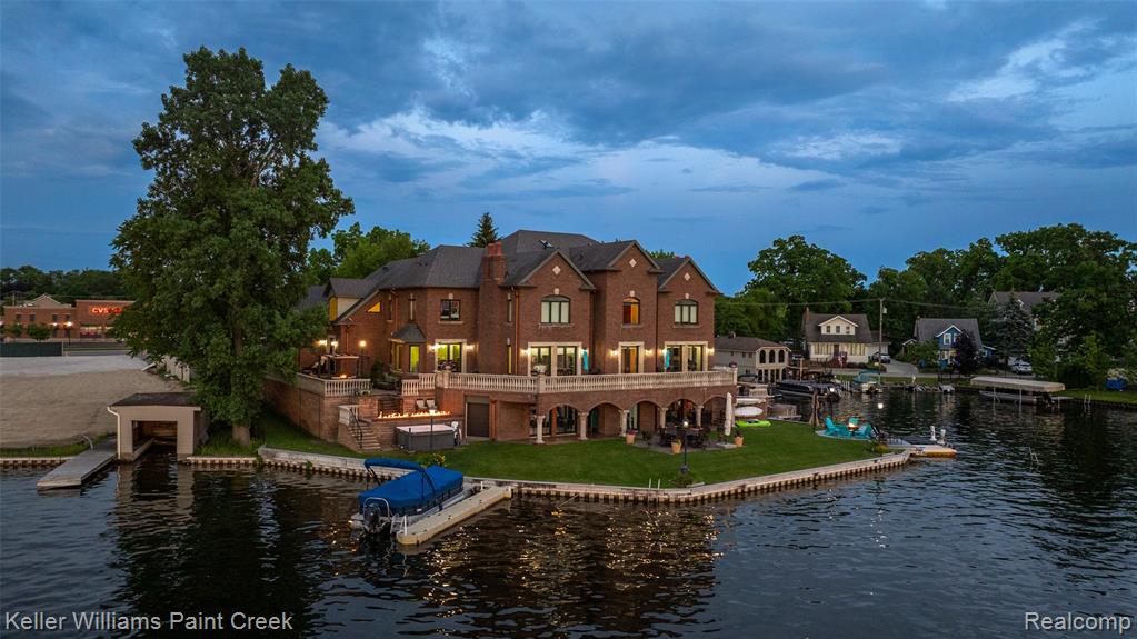 328 S Broadway Street, Lake Orion, MI 48362 — Photo 10