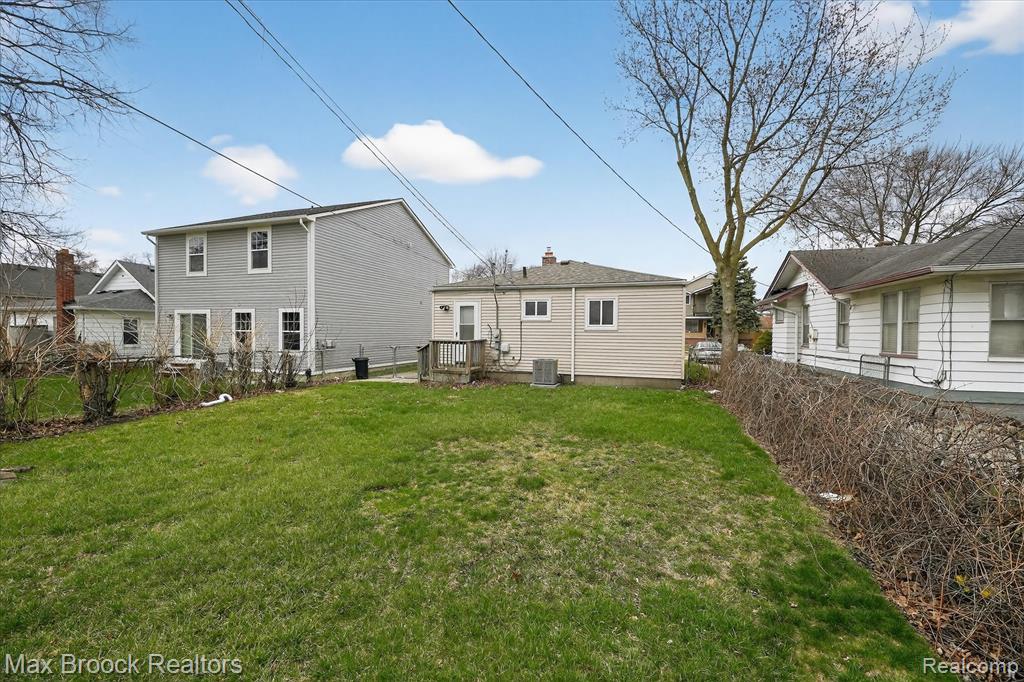 23448 Easterling Avenue, Hazel Park, MI 48030 — Photo 33