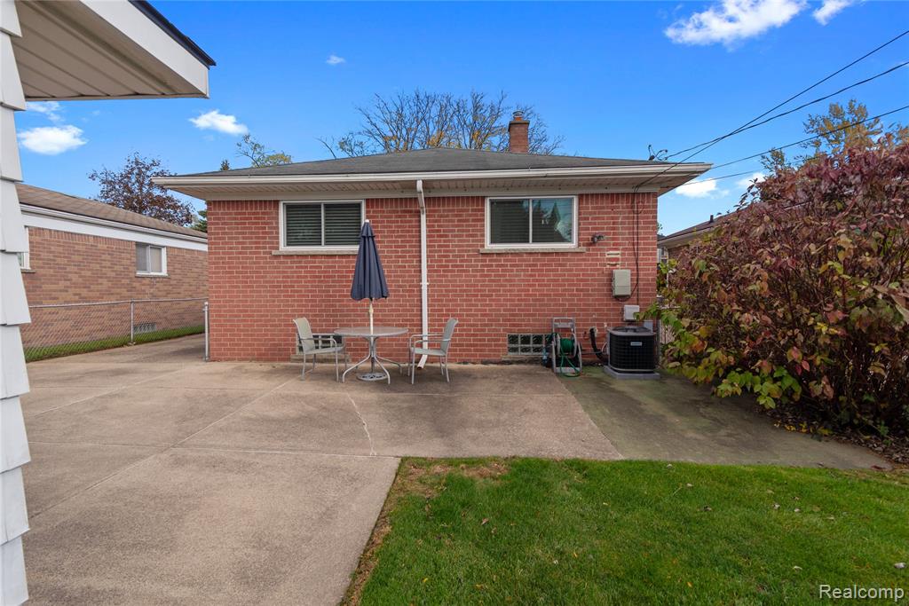 6523 N Vernon Street, Dearborn Heights, MI 48127 — Photo 20