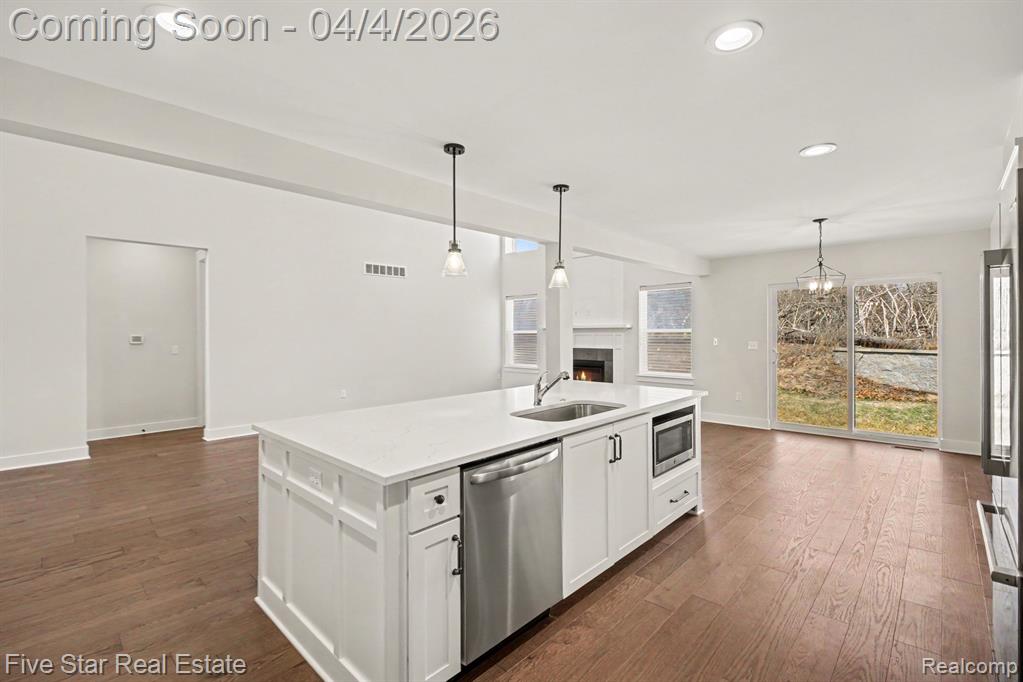 7842 Trailside Court, West Bloomfield, MI 48323 — Photo 15
