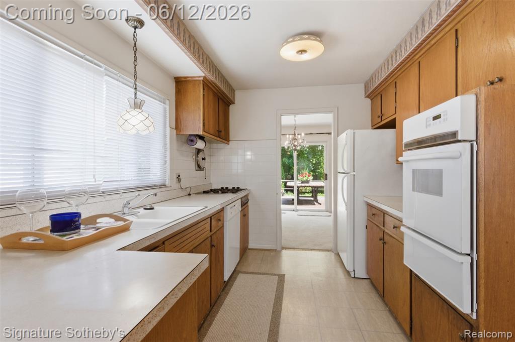 6344 Campus Drive, Dearborn Heights, MI 48127 — Photo 15