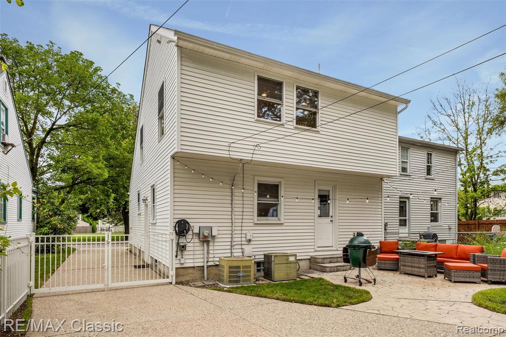 605 Fernwood Road, Royal Oak, MI 48067 — Photo 27