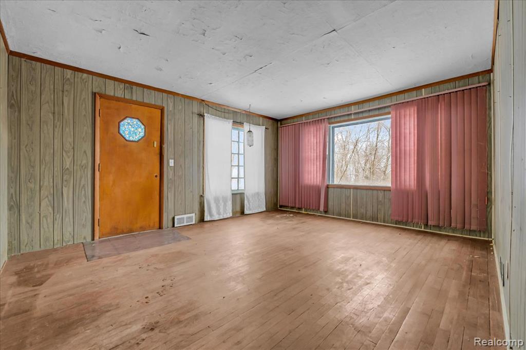 7348 Bennett Drive, Whitmore Lake, MI 48189 — Photo 2