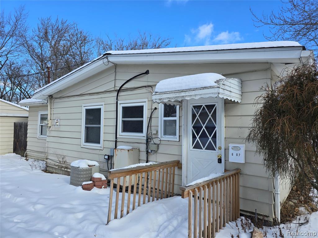 6302 Springdale Boulevard, Grand Blanc, MI 48439 — Photo 3