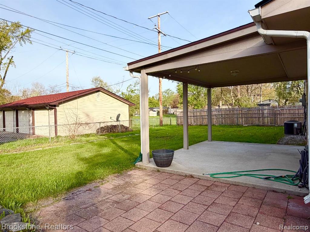 8912 Ardel Drive, Sterling Heights, MI 48314 — Photo 23