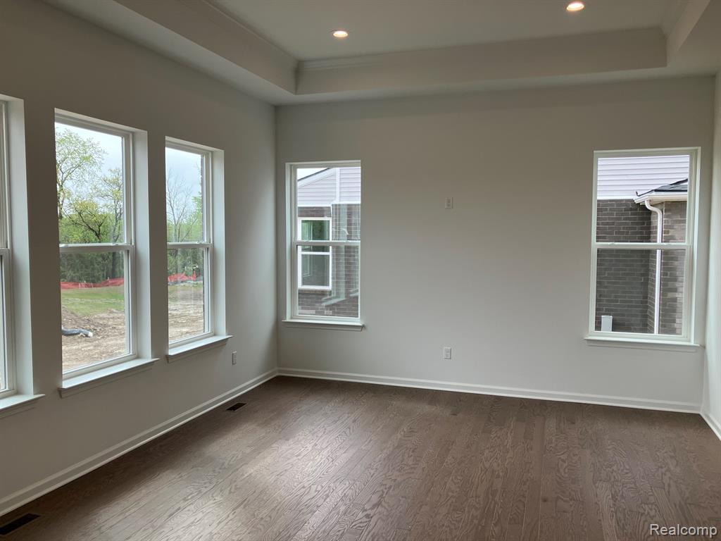1942 MAGGIE Lane, Ypsilanti, MI 48198 — Photo 12