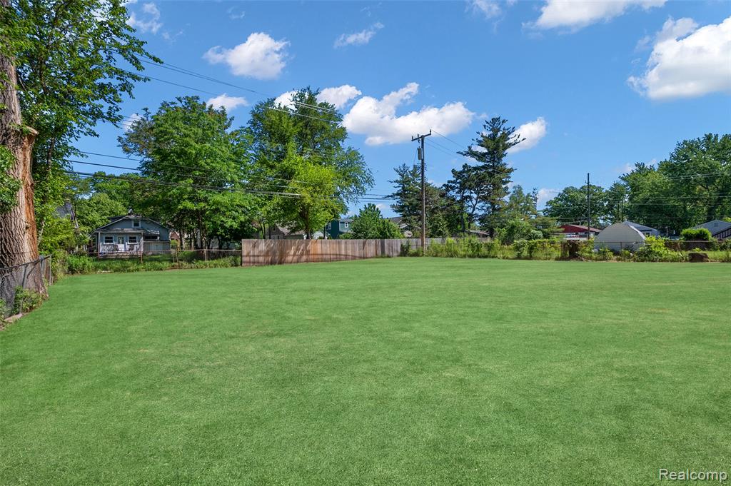 441 E Oakridge Street, Ferndale, MI 48220 — Photo 36