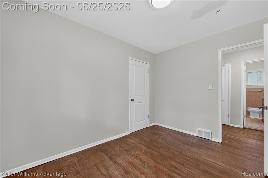 21681 Sussex Street, Oak Park, MI 48237 — Photo 29