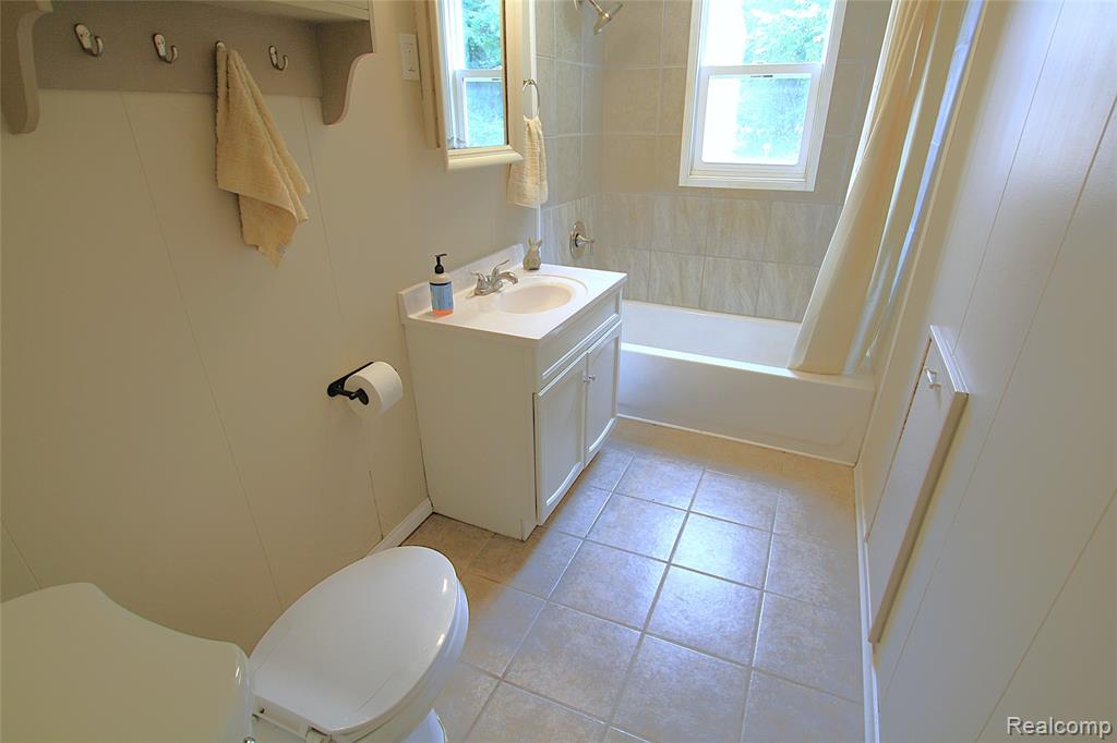 5964 Kader Drive, Flint, MI 48506 — Photo 10