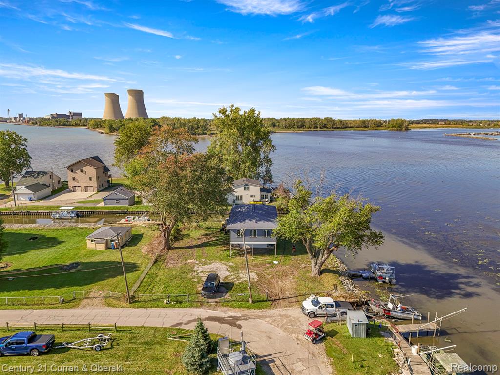 6809 Lakeshore Drive, Newport, MI 48166 — Photo 52